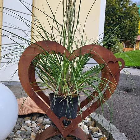Zur Schmiede 3*