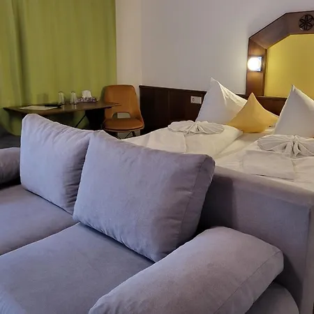 Zur Schmiede Guest house