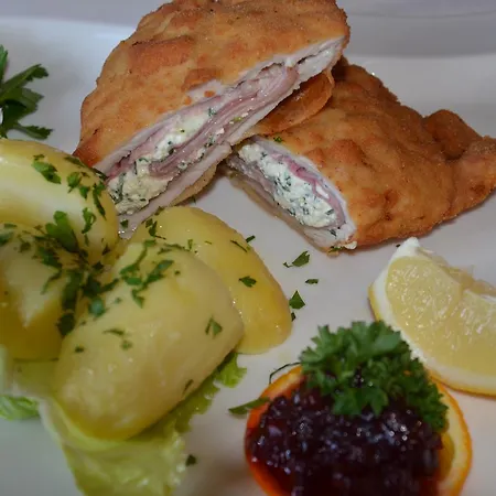 Konukevi Zur Schmiede 3*